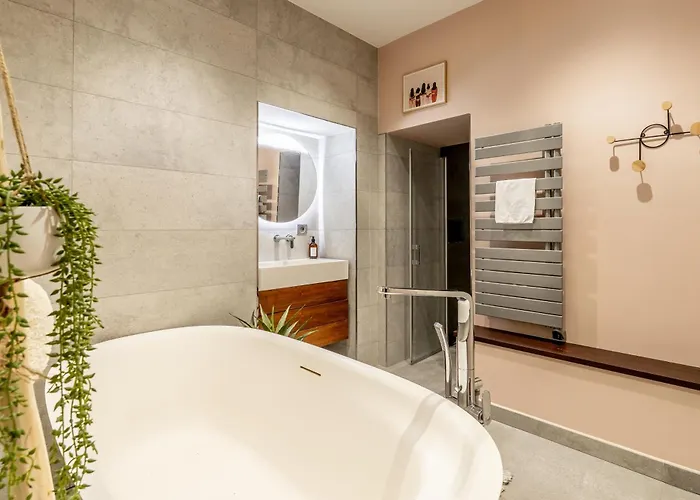 Inedit - Rose Boheme - Proche Place Royale Nantes