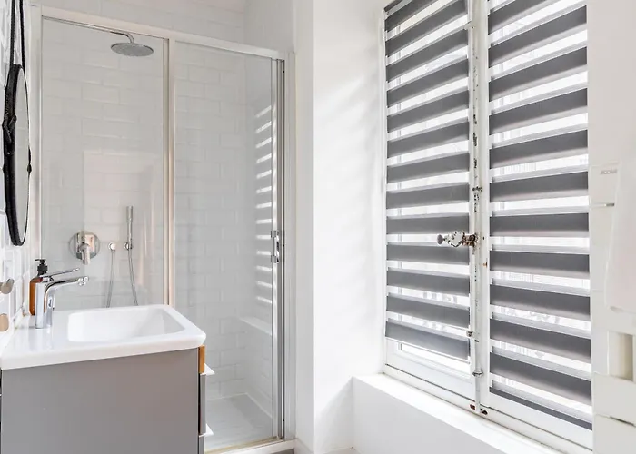 Inedit - Rose Boheme - Proche Place Royale *